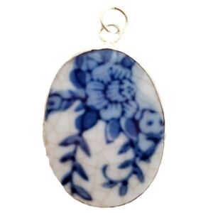 Delft Blue & White‎ Floral Pottery Shard Pendant Faux Ming Dynasty Style Jewelry